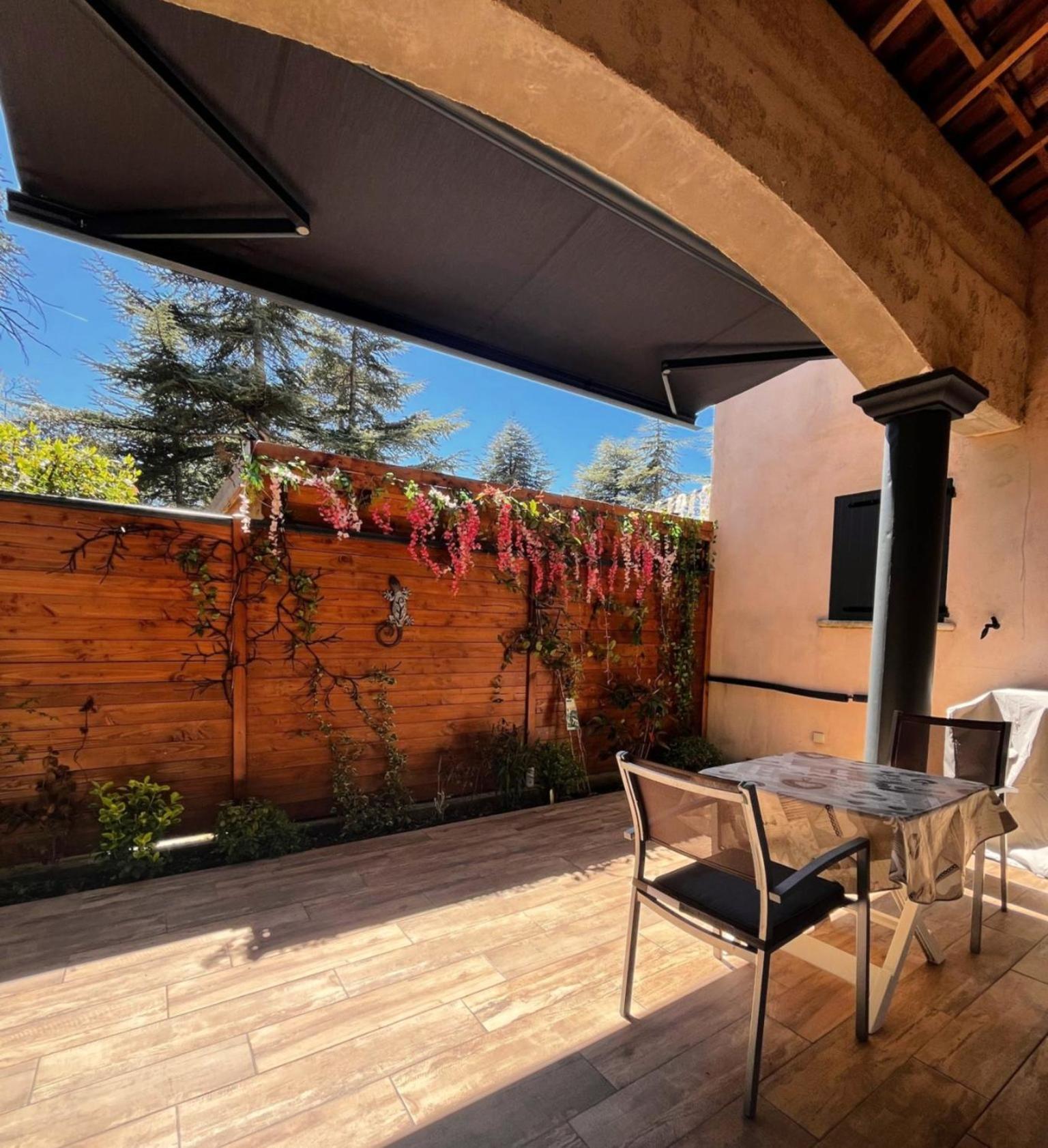 Spacieuse Dependance Duplex 50 M2 Classe 3 Etoiles Sans Vis-A-Vis Greoux-les-Bains Exterior photo